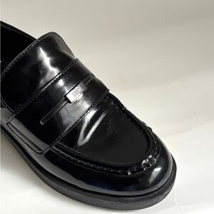 DKNY Black Glossy Penny Loafers – Almond Toe – 3/4” Heel – Women’s Size 7